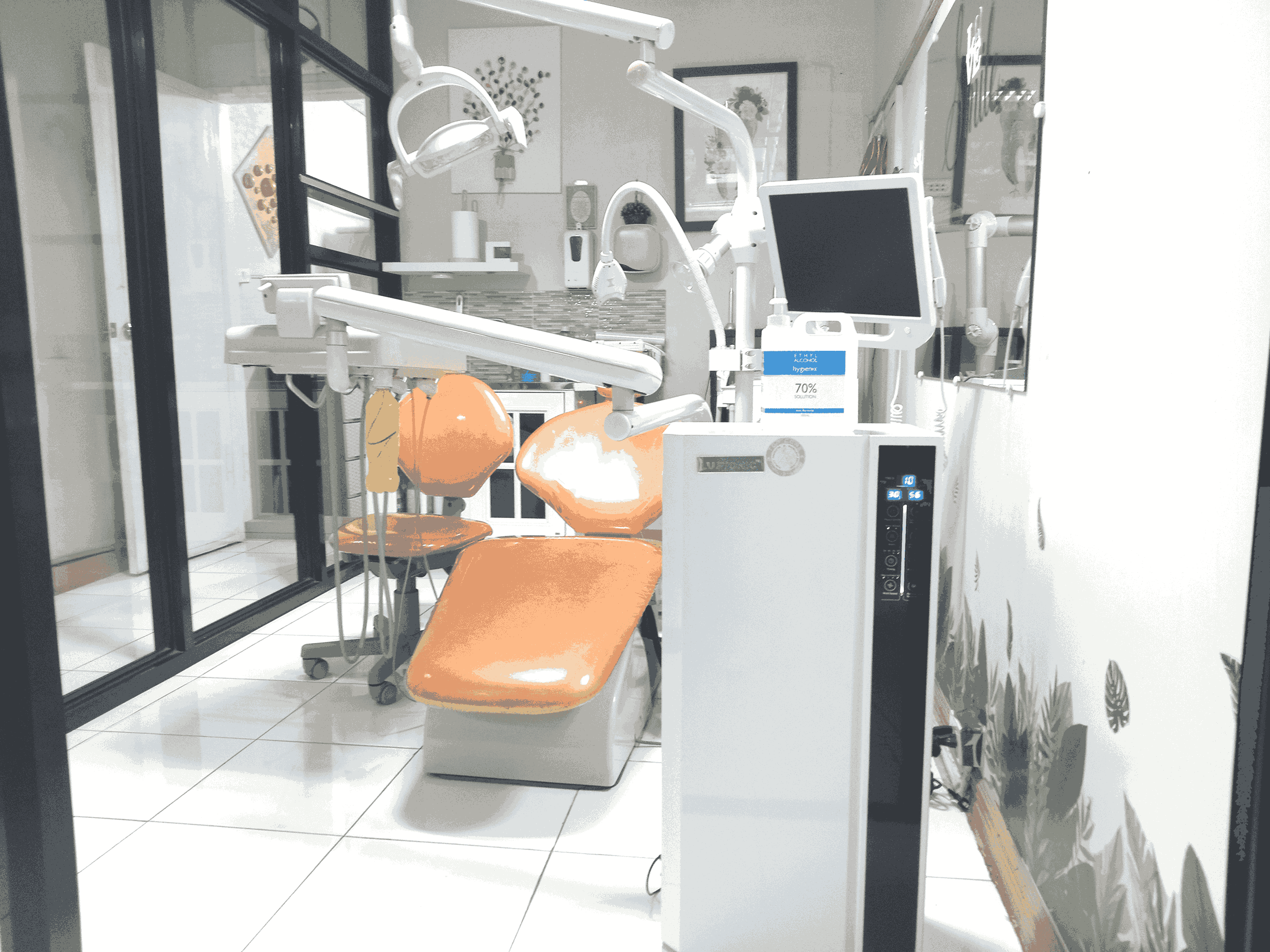 Amboy Dental Clinic Logo